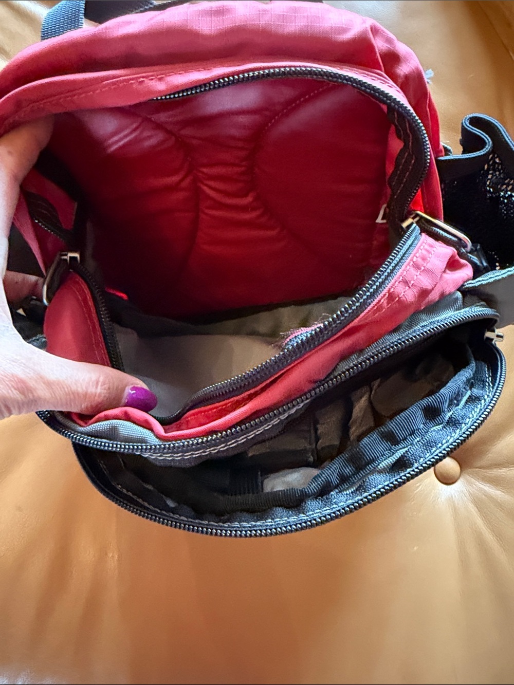 Vintage REI Gray and Red Waist Pack with Front Mesh Pocket - Picture 4 of 8